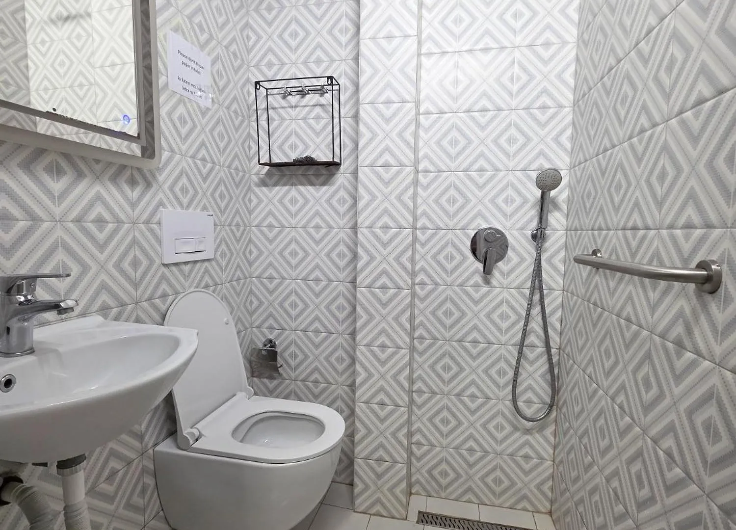 טיראנה Apartment Blloku Area אלבניה